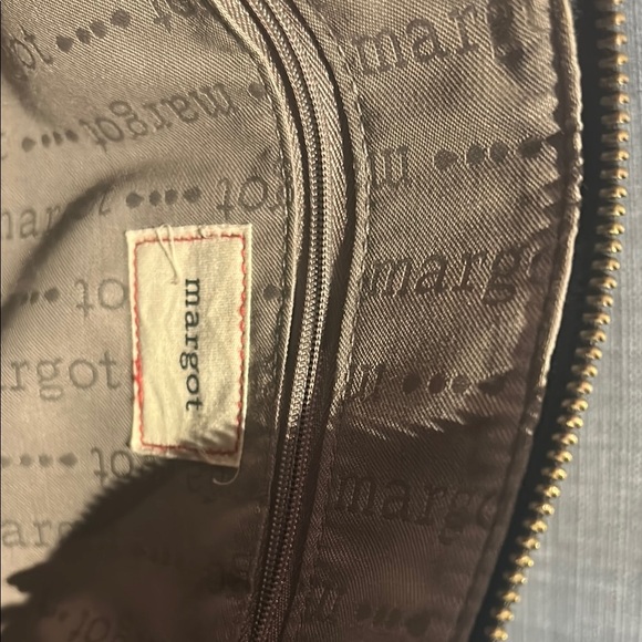 Margot Black Crossbody Bag with Adjustable Strap and Glossy Finish - Picture 5 of 5